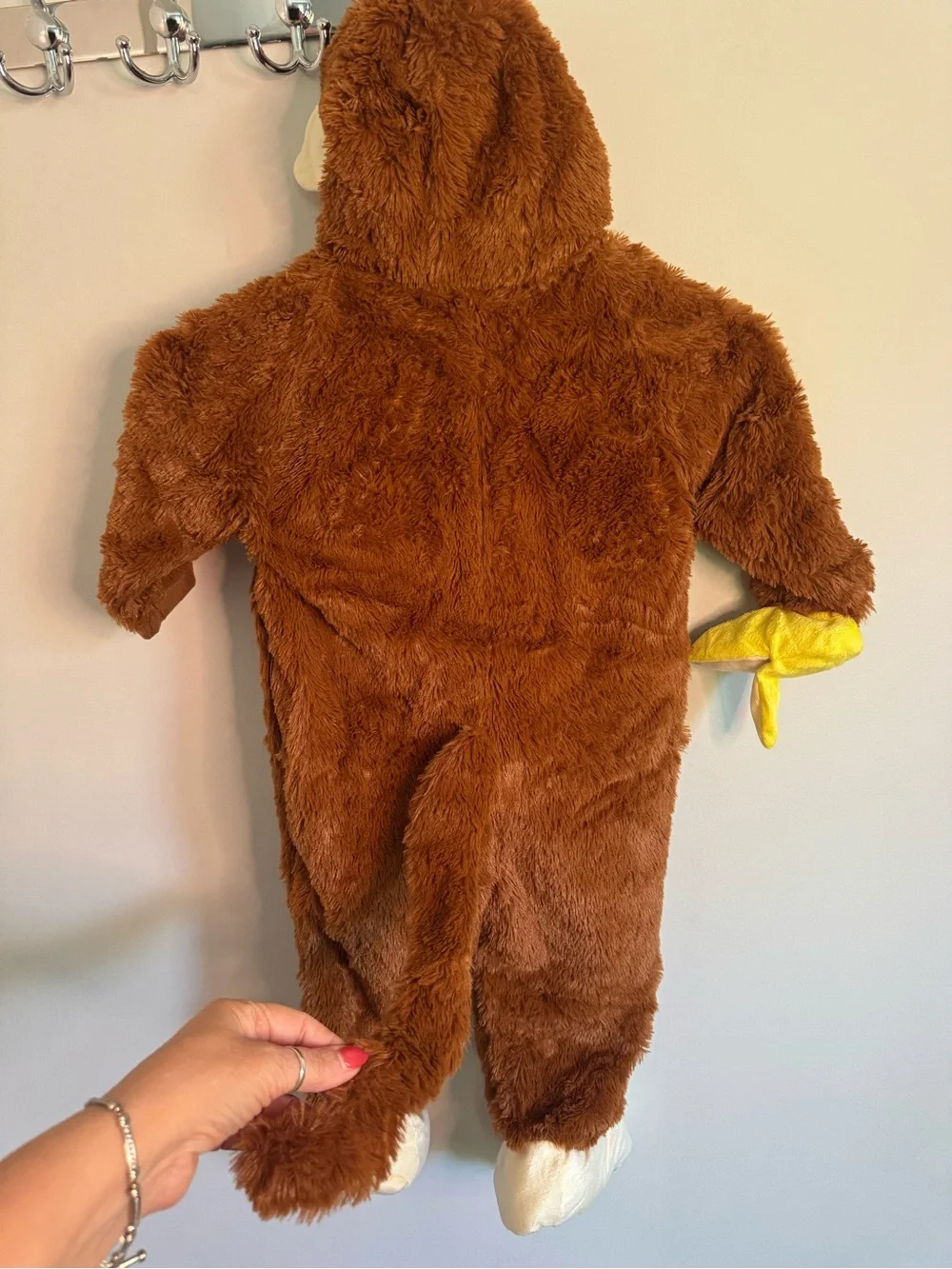 Toddler plush monkey Halloween costume with banana size 18-24 months like new